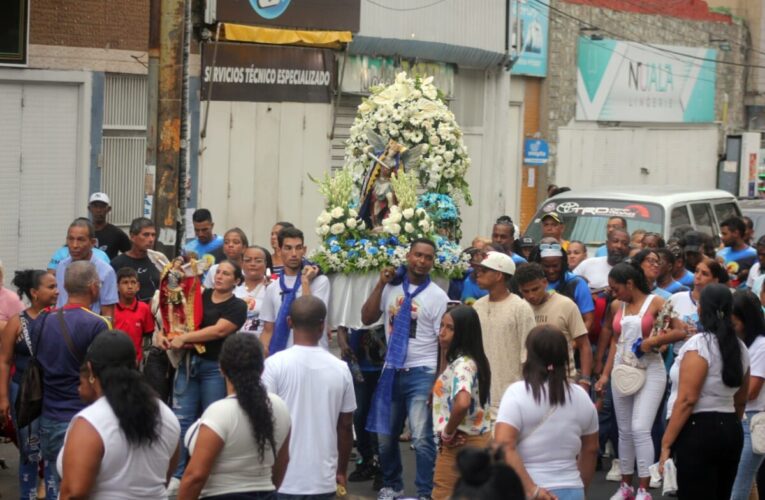 Cofradías celebraron este domingo 29 el Día de San Miguel Arcángel en Maiquetía