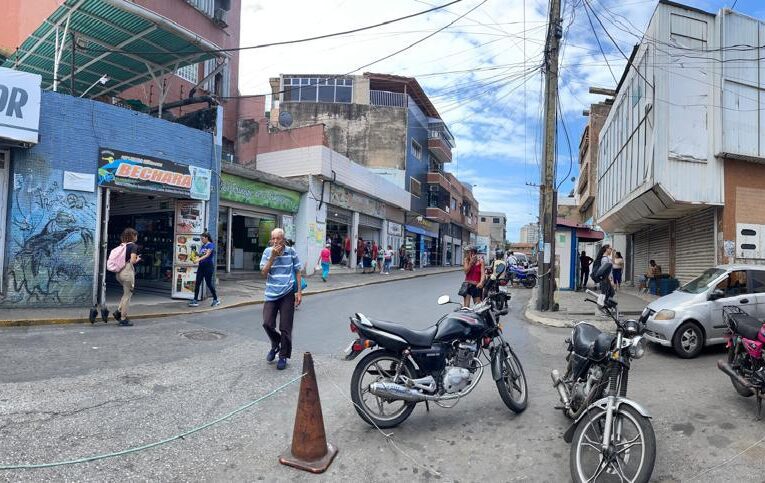 Comerciantes piden la eliminación del dólar paralelo