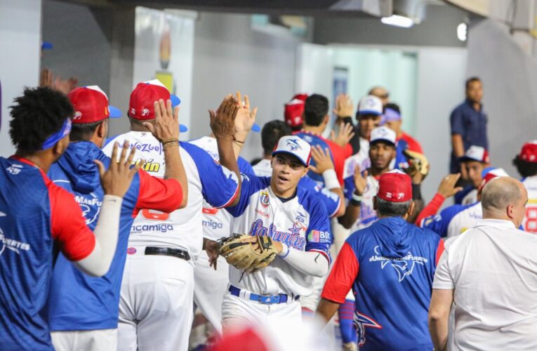 Tiburones hizo ambiente de béisbol en el García Carneiro