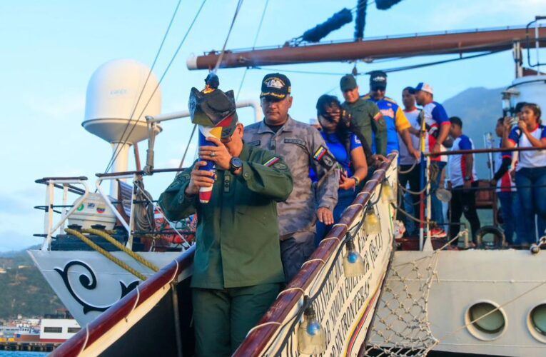 Antorcha JDNJ recorrió La Guaira