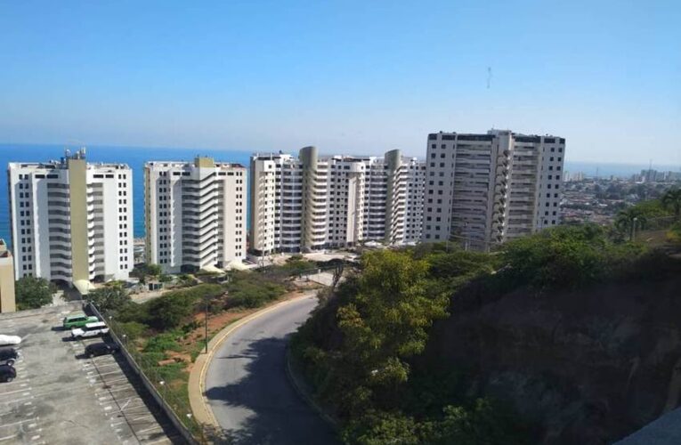 Muere mujer al caer de edificio en La Llanada