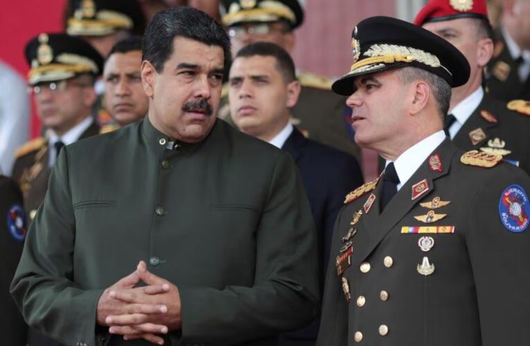 Maduro ratificó a Padrino López como ministro de Defensa luego de 10 años en el cargo