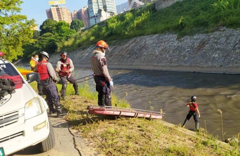 Rescatan cadáver de mujer en el Guaire