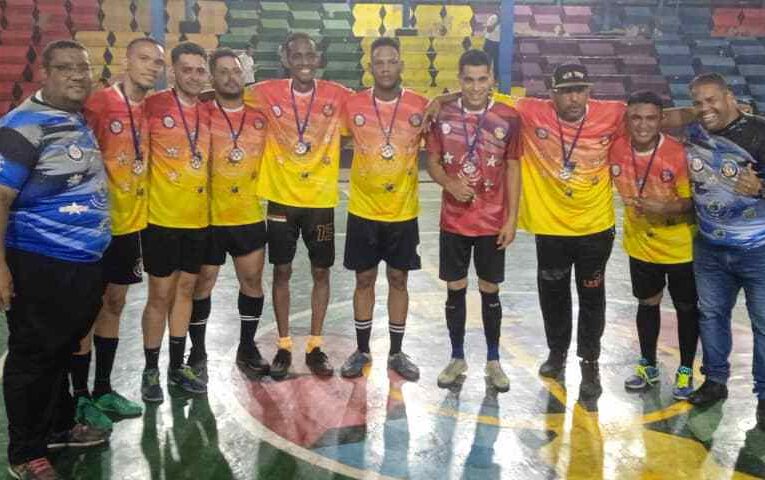 Equipo A vencedor en Futsal de estrellas empresarial