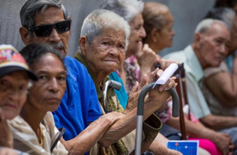 Pensionados y jubilados cobraron $4 de aguinaldos