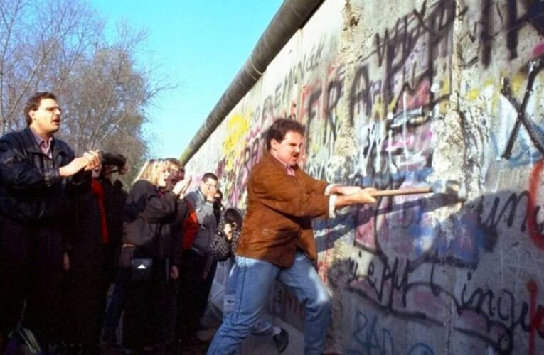 Hace 35 años cayó el Muro de Berlín