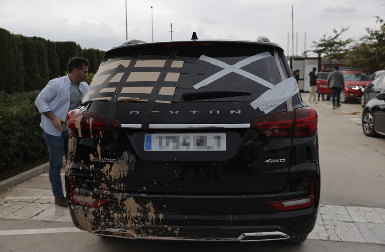 Pedro Sánchez, tuvo que ser evacuado por su seguridad en Paiporta, Valencia