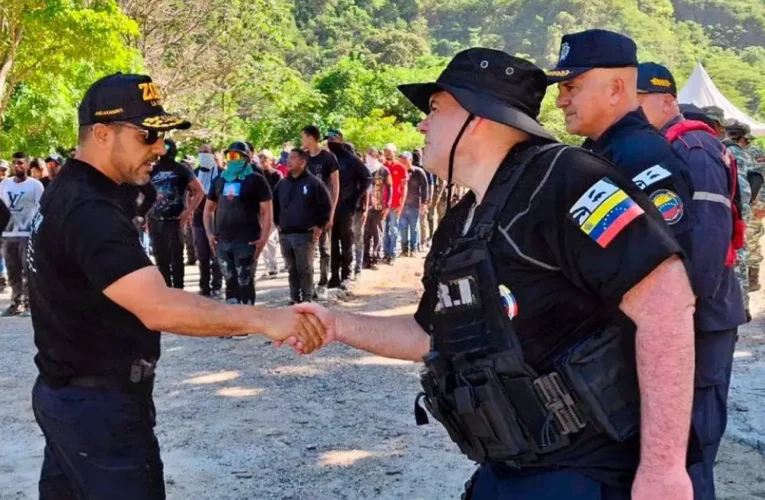 Se entrenan en unión cívico-militar-policial para la defensa del Estado