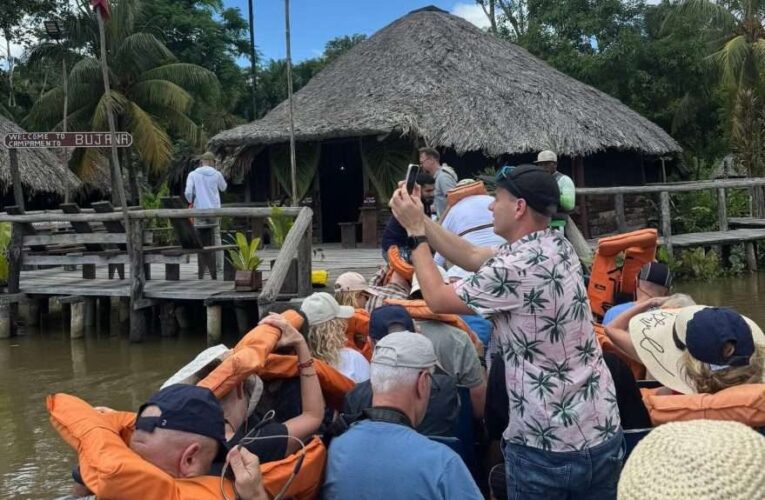 Turistas polacos llegaron a Delta Amacuro