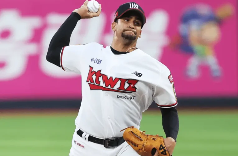 William Cuevas regresa al beisbol de Corea