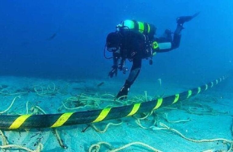 META planea construir cable submarino de fibra óptica alrededor del mundo