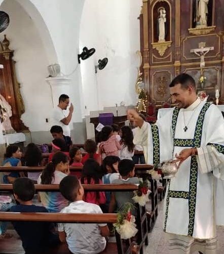 Agasajo navideño en iglesia Santo Domingo de Guzmán