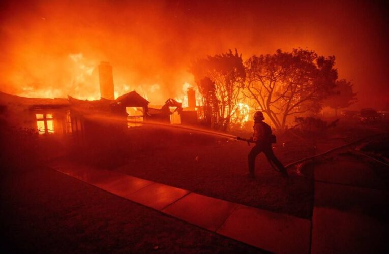 Incendios en California dejan 80.000 personas evacuadas