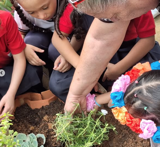 Realizan ecoponencia de educación ambiental en el gimnasio vertical La Guaira