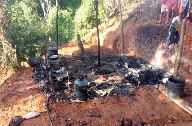 El rancho de un bombero se quemó