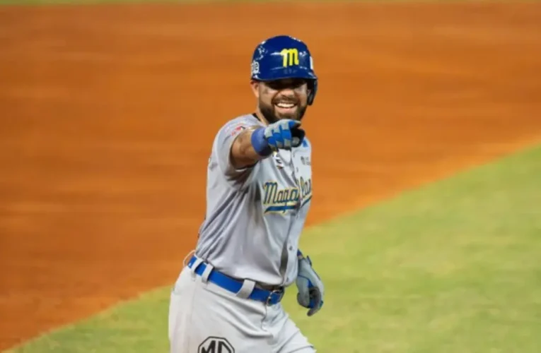 Renato Núñez recibió el premio del Más Valioso de la LVBP