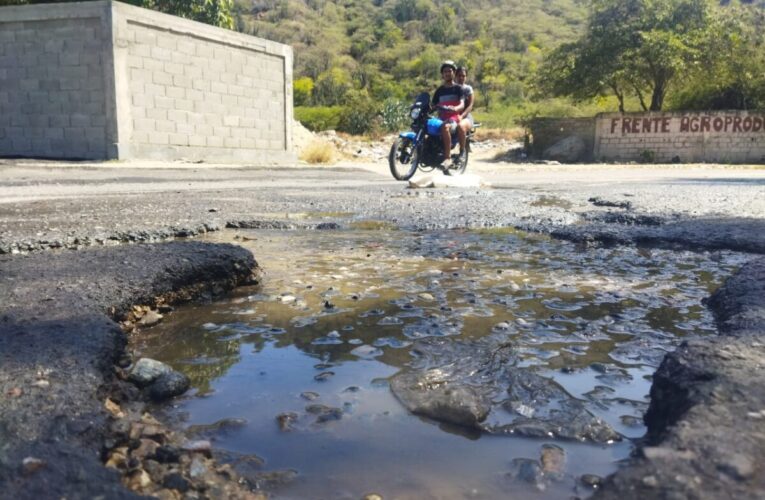 Ruegan que arreglen la tubería y que manden agua para Mamo