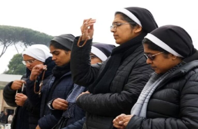 El Vaticano convocó a una oración masiva por la salud del papa Francisco