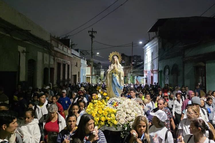 Comenzó el descenso de la peregrinación de la Virgen de Lourdes