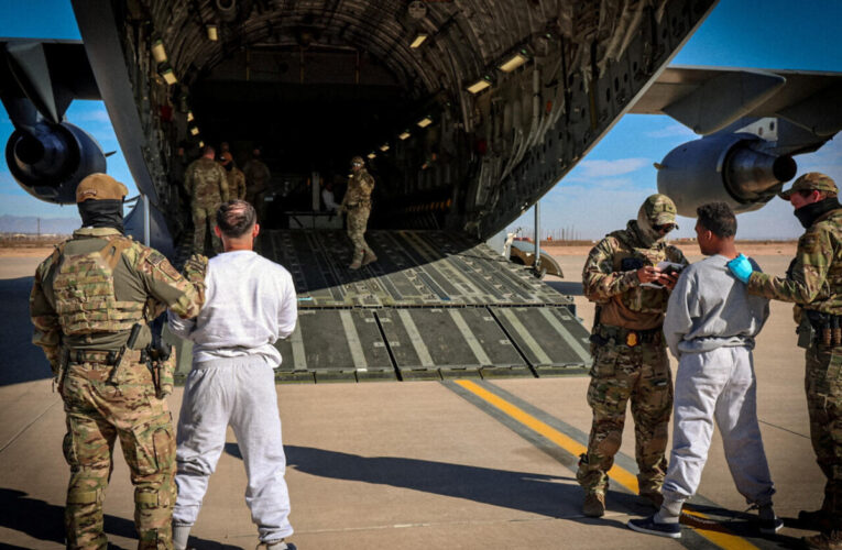 Más de 100 venezolanos enviados por EEUU a Guantánamo