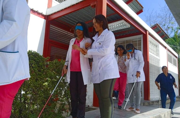 Capacitan a médicos de la UCS para tratar a personas con discapacidad