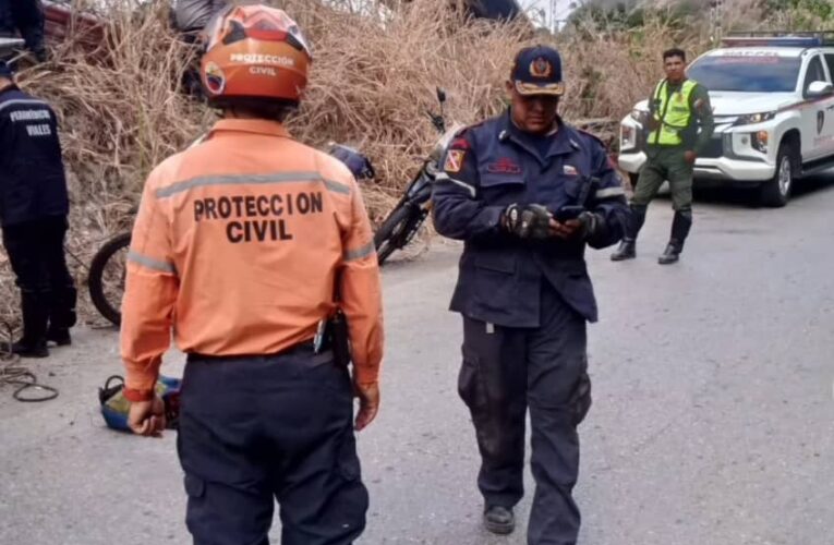 Llegó en su moto y se lanzó del viaducto en la Caracas-La Guaira