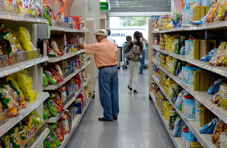 ANSA: 95% de las ventas en supermercados se transan en bolívares