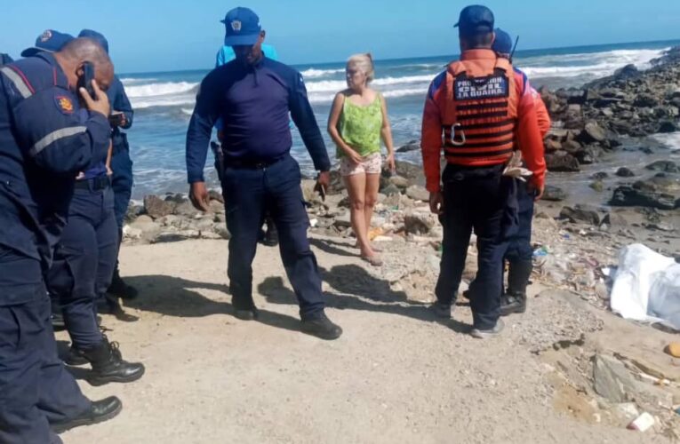 Vino a practicar a playa Surfista y fue arrastrado por el fuerte oleaje