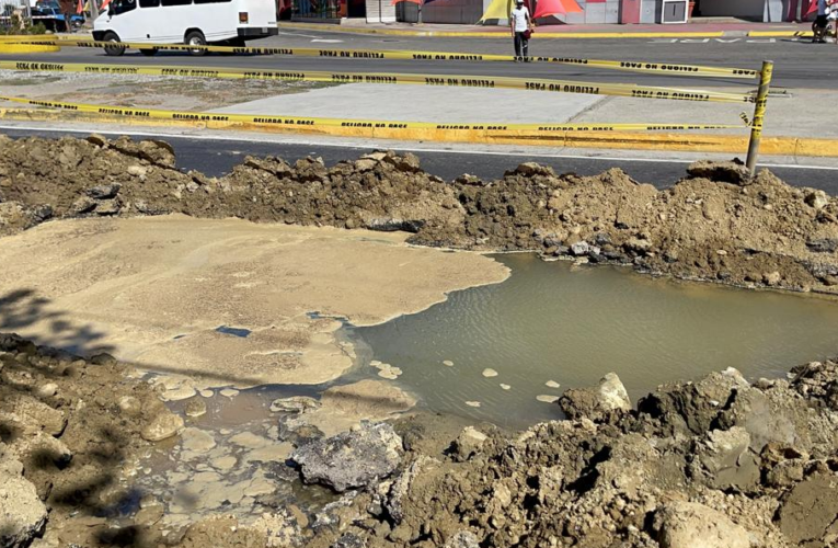 Hidrocapital y Gobernación trabajan en avería frente al terminal de Catia la Mar