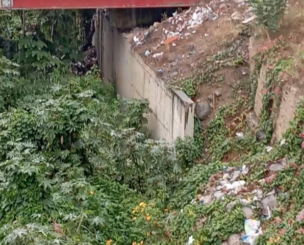 ¡Alerta! Está lloviendo mucho y aún no han limpiado las quebradas