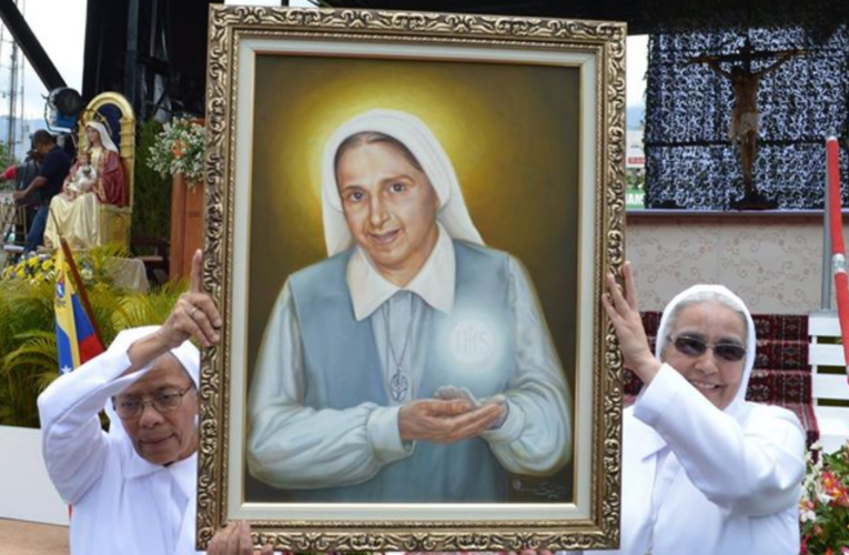 Vaticano aprobó segundo milagro de Carmen Rendiles