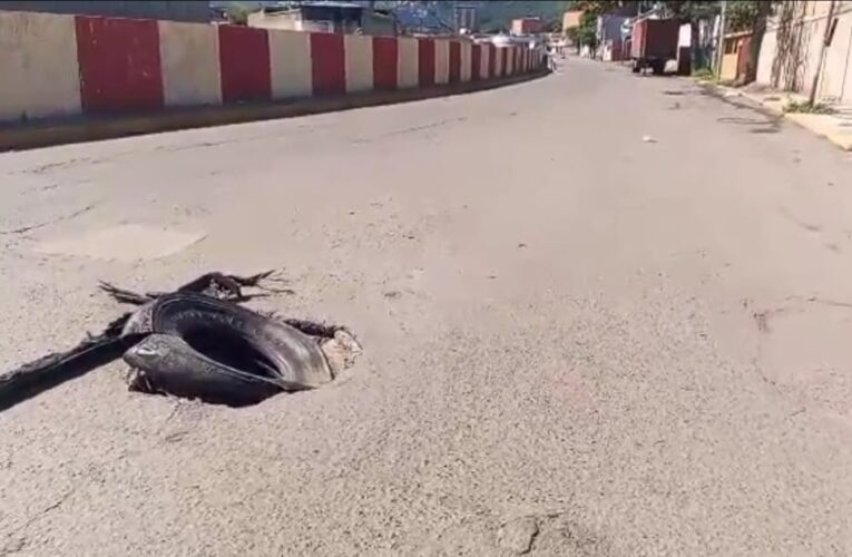 Conductores piden tapar hueco en la Tacagua