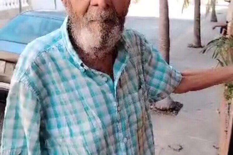 Adulto mayor necesita apoyo para ser internado