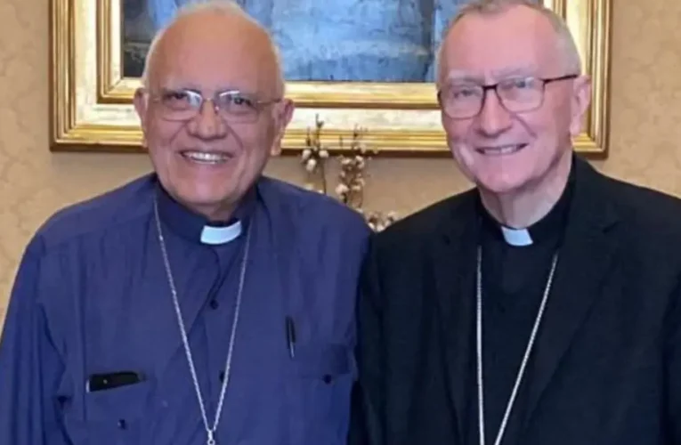 Cardenal Porras se reúne con Pietro Parolin a tres días del Cónclave