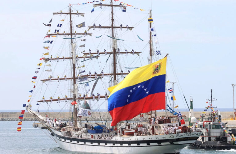 Llega al Puerto de Veracruz en México el Buque Escuela Simón Bolívar
