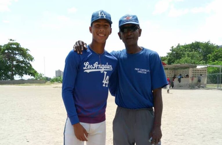 Guaireño Andrés Sandoval firma con Orioles de Baltimore