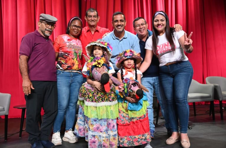 El candidato José Alejandro Terán se reúne con cultores de La Guaira