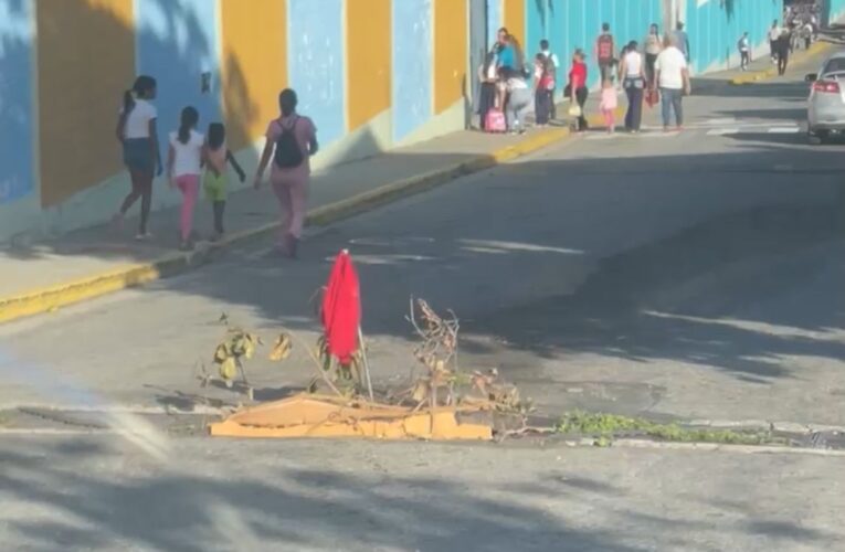 Escolar cayó por un desagüe sin tapa cuando iba a la UE Guaicamacuto