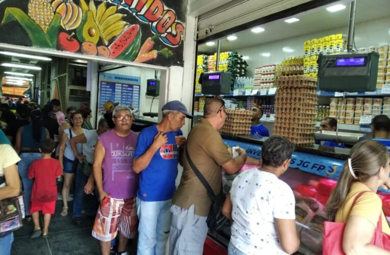El pollo también bajó