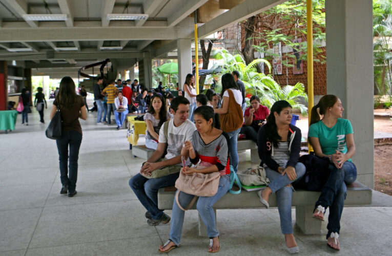 Seis de cada 10 universidades no tienen laboratorios que funcionen