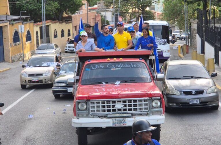 Rubén Meleán cerró campaña con caravana