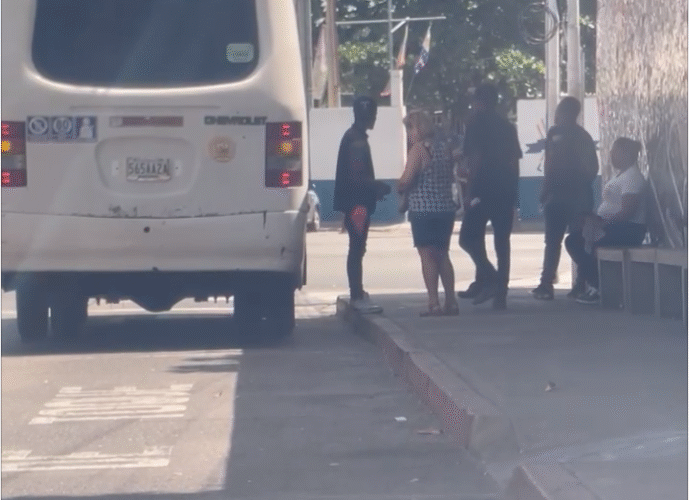 Hay busetas pero pocos pasajeros