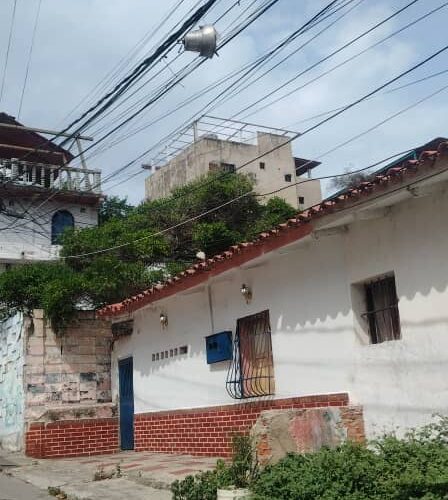 Vecinos de El Playón piden retirar lámpara