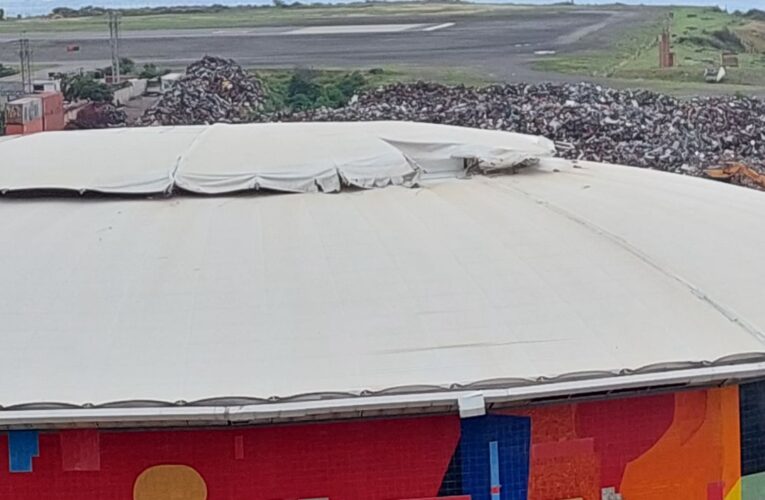 El Polideportivo se cae a pedazos