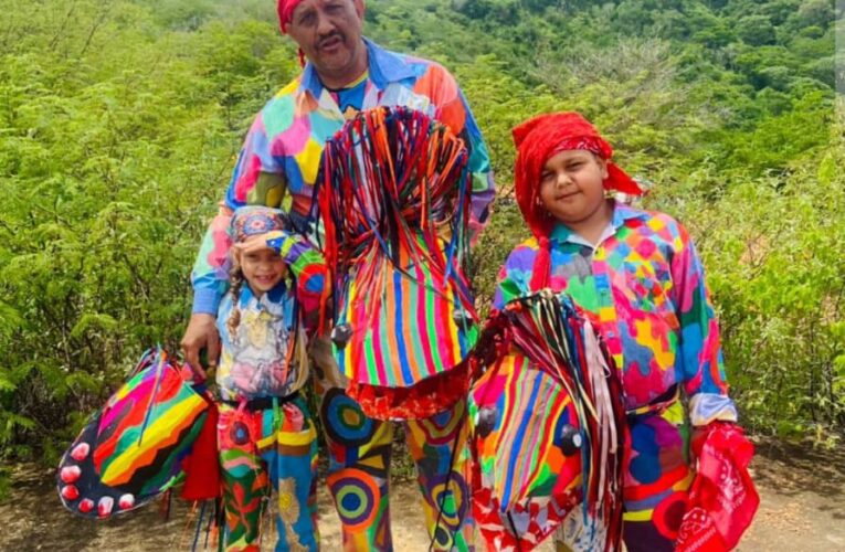 Diablos de Naiguatá danzan en vísperas de Corpus Christi