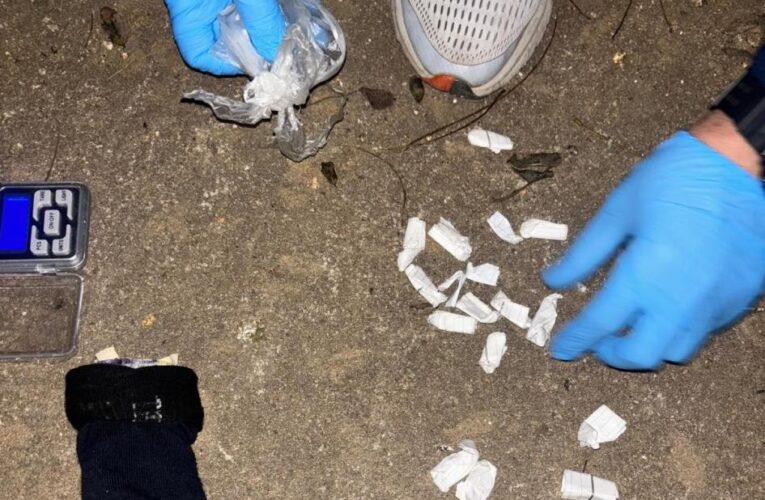 Capturan a joven con 30 envoltorios de drogas