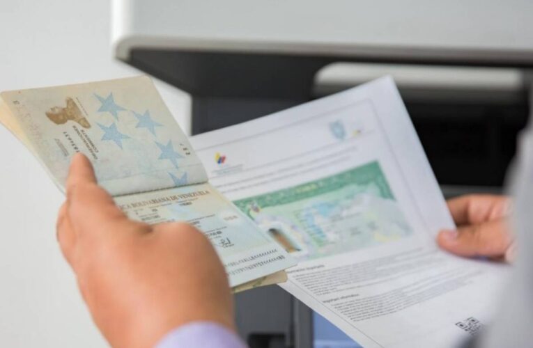 Ecuador exigirá visa de tránsito a venezolanos y otras nacionalidades
