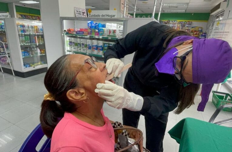 Las prótesis dentales mejoran la autoestima de la gente