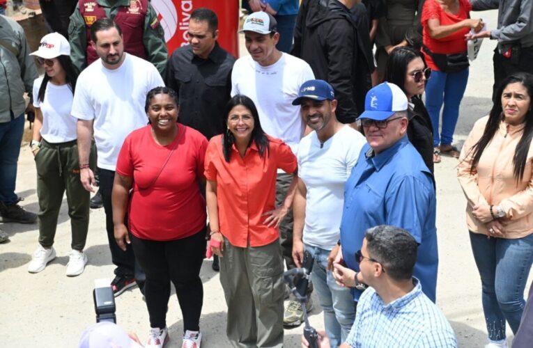 La vicepresidenta visitó Vía Eterna