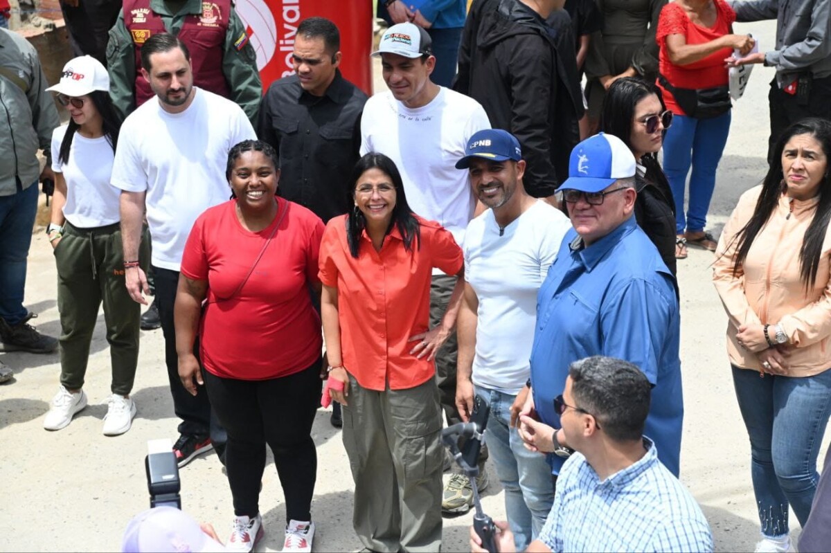 La vicepresidenta visitó Vía Eterna